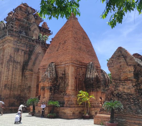 Po Nagar Temple (Tháp Bà Ponagar) – Nha Trang