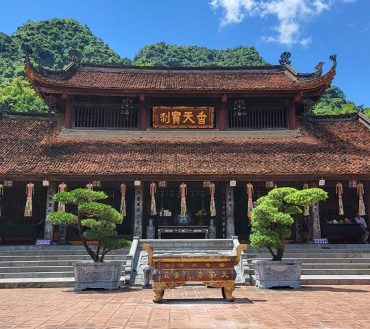 Perfume Pagoda (Chùa Hương) – Hanoi