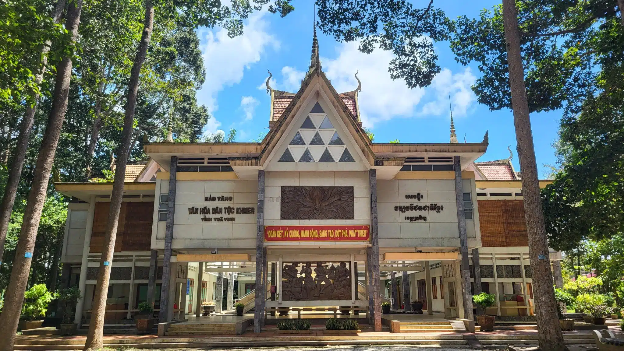 Khmer Cultural Museum (Bảo Tàng Văn Hóa Dân Tộc Khmer) – Tra Vinh