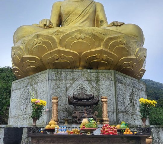 Yên Tử Mountain – Dong Pagoda – Trần Nhân Tông statue 2/2